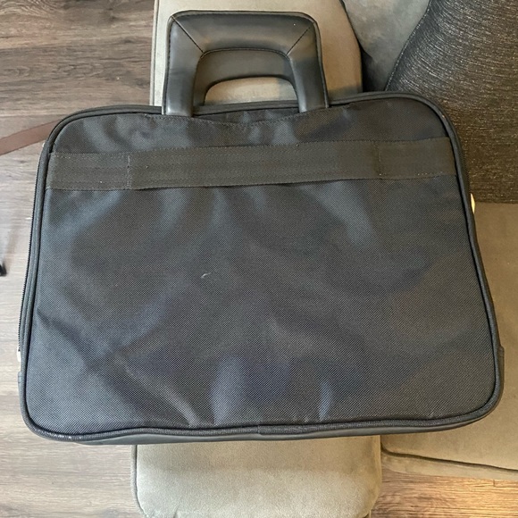 Dell Laptop and Tablet Bag (Black) - Picture 3 of 4